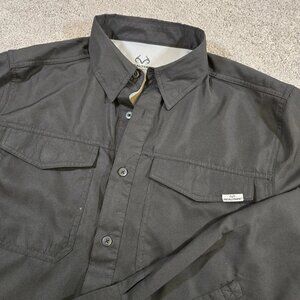 Realtree Fishing Perform Button Down Shirt Medium Black Mens Long Sleeve Vented